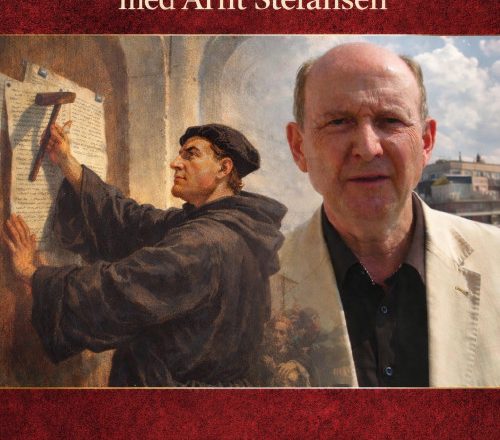 Mann med Luther og tesene i bakgrunnen